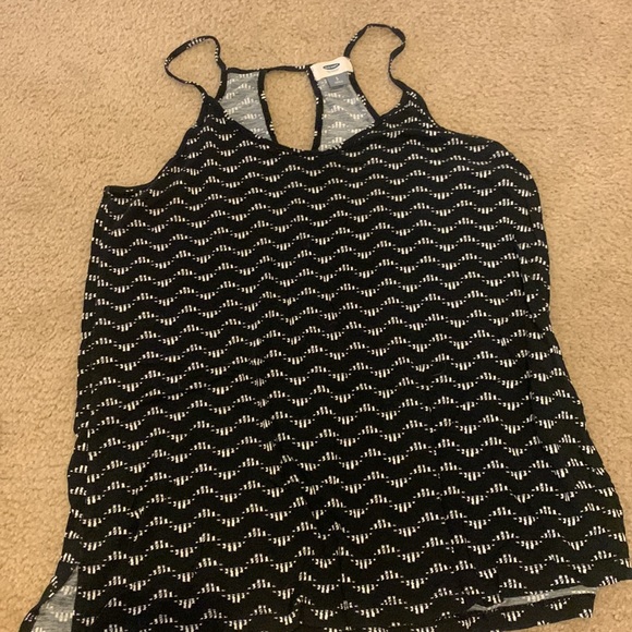 2 tank tops size small - Picture 2 of 5